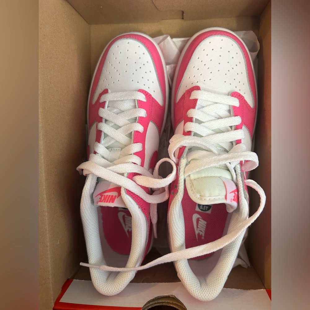 NIB Nike Dunk Low 6.5y White Laser Fuchsia